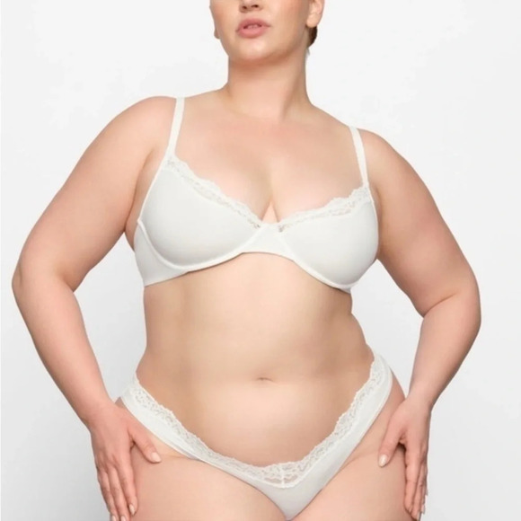 Skims Fits Everybody Lace Underwire Corded Lace Bra in Marble Size 40B NWT - Picture 1 of 7